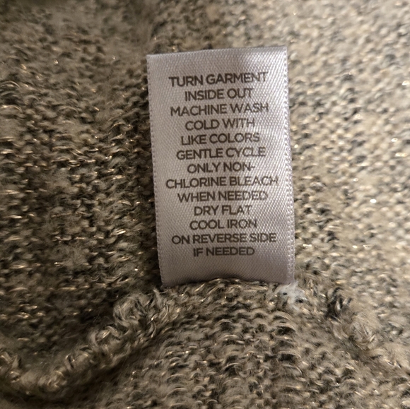 📖Avenue Light Tan with Subtle gold Knit Cardigan - Picture 5 of 9